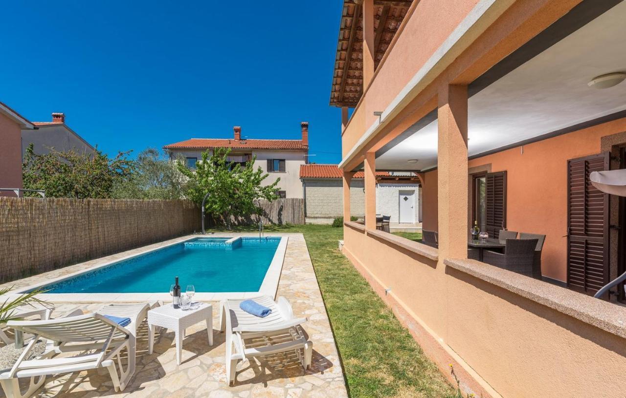 Apartamento Emanuela With Private Pool Loborika Exterior foto